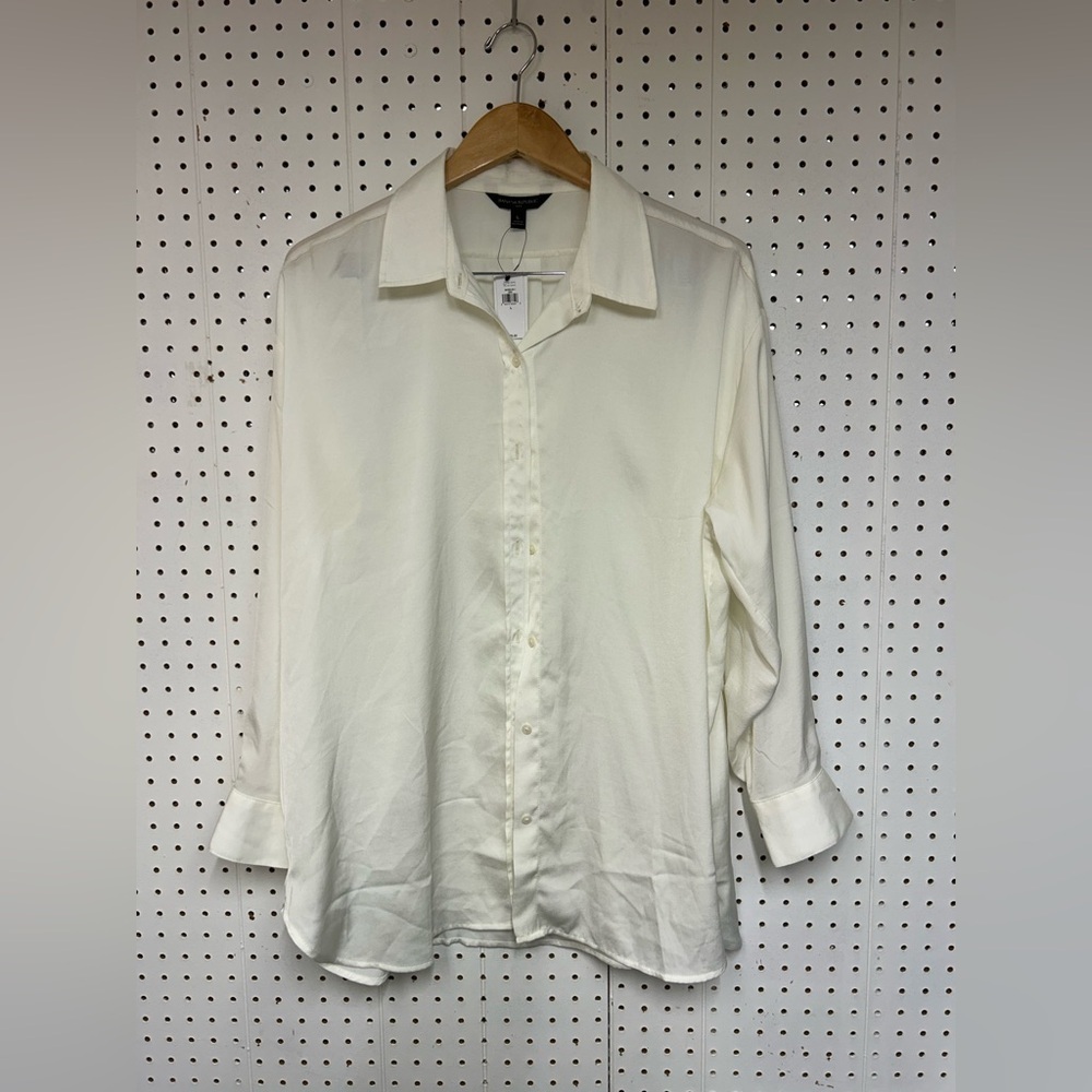 Banana Republic White Button Down Shirt